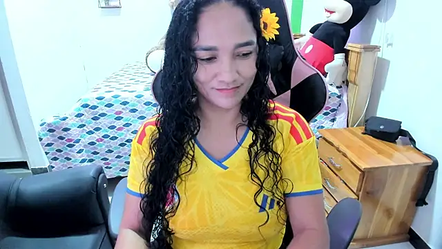 Snapshot of rayza_mature_154 chatting on 7, 6, 2026 rayza mature 154 online show from 7, 6, 2026