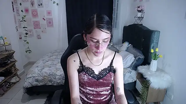 Snapshot of IsaBaileys_ chatting on 8, 6, 2026 IsaBaileys online show from 8, 6, 2026