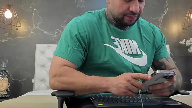 Snapshot of BruceDallas chatting on 30, 1, 2025 BruceDallas online show from 30, 1, 2025