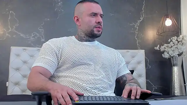 Snapshot of BruceDallas chatting on 7, 2, 2025 BruceDallas online show from 7, 2, 2025