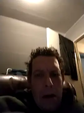 Knuffelstaaf123 online show from 2, 12, 2024