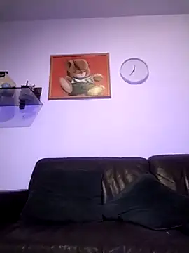 Knuffelstaaf123 online show from 5, 1, 2025