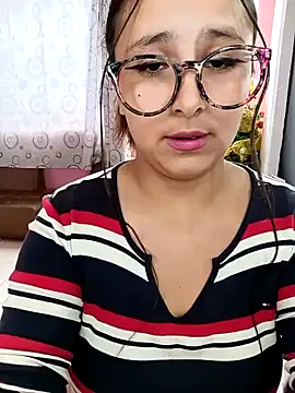 Snapshot of Cute_Penelope chatting on 5, 1, 2025 Cute Penelope online show from 5, 1, 2025