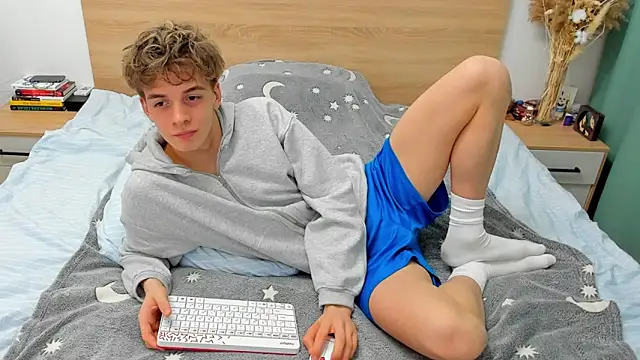 Snapshot of Fandi_777 chatting on 16, 12, 2024 Fandi 777 online show from 16, 12, 2024