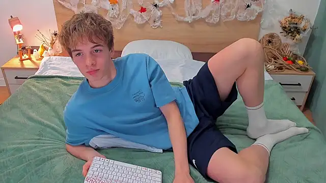 Snapshot of Fandi_777 chatting on 20, 10, 2025 Fandi 777 online show from 20, 10, 2025