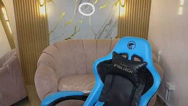  mia collins b  online show from 29, 11, 2025