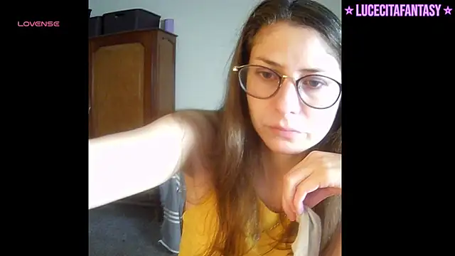 lucecitafantasy2 online show from 22, 4, 2026