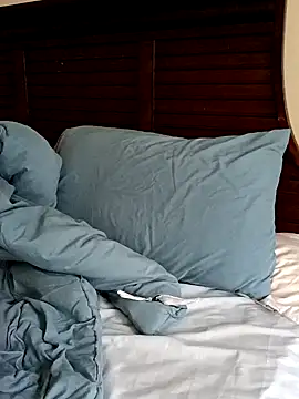 Snapshot of momentum2023 chatting on 18, 9, 2025 momentum2023 online show from 18, 9, 2025