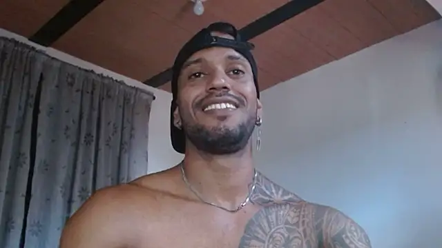 Snapshot of manolofitt chatting on 17, 11, 2025 manolofitt online show from 17, 11, 2025