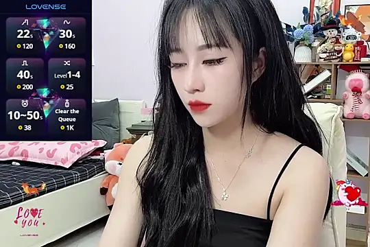 Snapshot of _LLisa_ chatting on 22, 12, 2024 LLisa online show from 22, 12, 2024