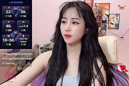 Snapshot of _LLisa_ chatting on 5, 3, 2025 LLisa online show from 5, 3, 2025