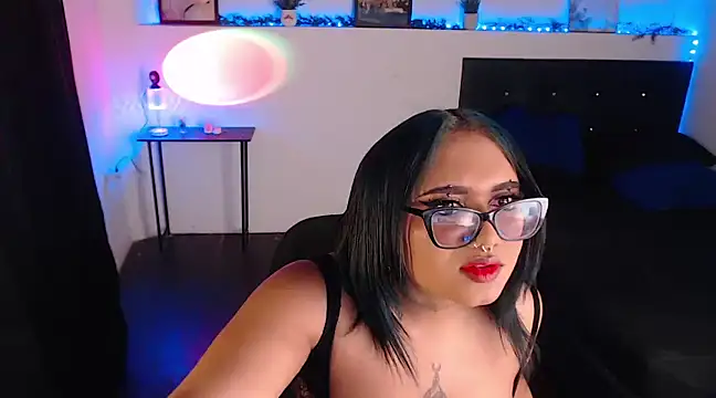 Snapshot of LiaScarlett chatting on 14, 12, 2024 LiaScarlett online show from 14, 12, 2024