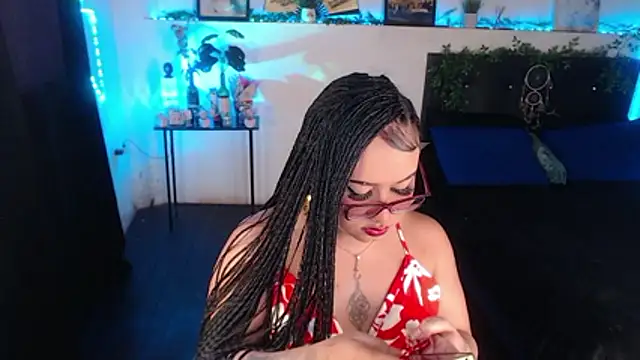 Snapshot of LiaScarlett chatting on 3, 12, 2025 LiaScarlett online show from 3, 12, 2025