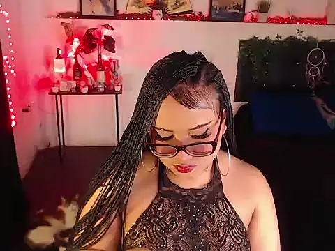 Snapshot of LiaScarlett chatting on 15, 12, 2025 LiaScarlett online show from 15, 12, 2025