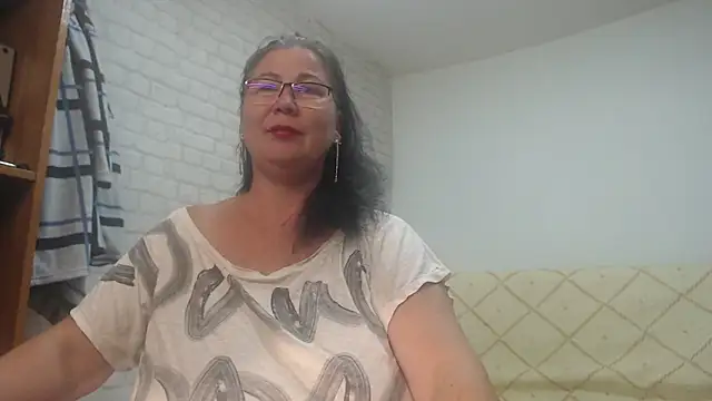 Snapshot of EmmaSquirt chatting on 13, 10, 2025 EmmaSquirt online show from 13, 10, 2025