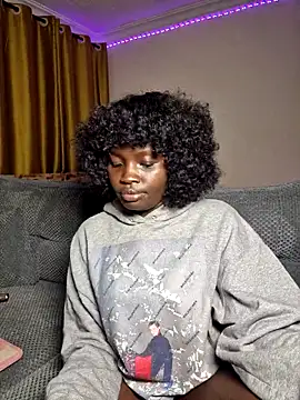 Snapshot of Mon_cherrie_ chatting on 9, 9, 2025 Mon cherrie online show from 9, 9, 2025