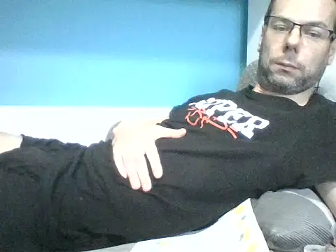 Snapshot of SEBIX-35 chatting on 23, 11, 2025 SEBIX-35 online show from 23, 11, 2025