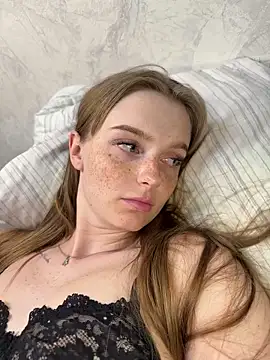 Snapshot of lovelly_molly chatting on 18, 5, 2026 lovelly molly online show from 18, 5, 2026