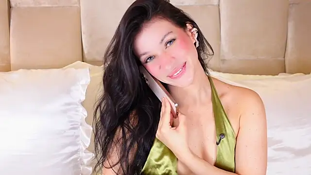 KiraKayleigh1 online show from 4, 11, 2025