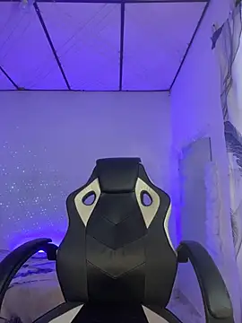 Riana Kean online show from 9, 1, 2025