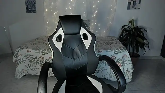 Riana Kean online show from 31, 10, 2025