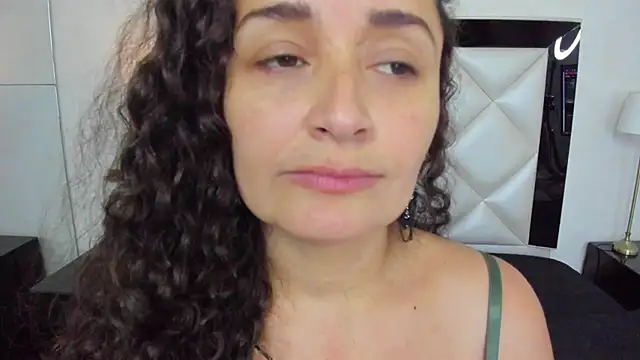  luna  sweet  online show from 15, 3, 2025