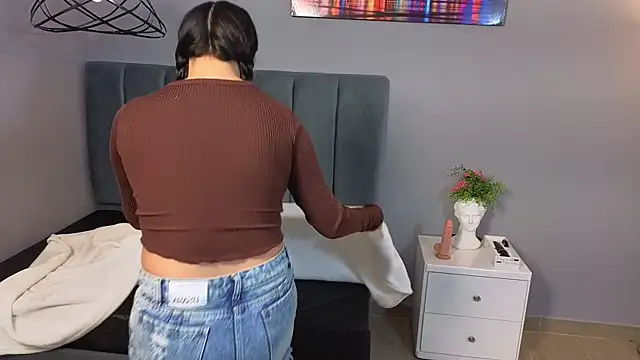 Alli cooper online show from 26, 6, 2026