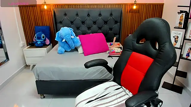 Snapshot of CATIAJONES chatting on 22, 6, 2026 CATIAJONES online show from 22, 6, 2026