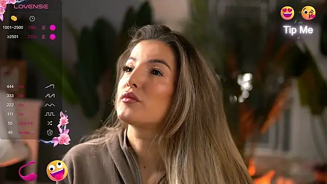 KellyMathews online show from 11, 10, 2025