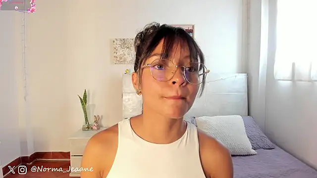 Norma-Jeaane online show from 16, 12, 2024