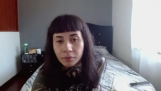 Snapshot of Emilia_1995 chatting on 11, 6, 2026 Emilia 1995 online show from 11, 6, 2026
