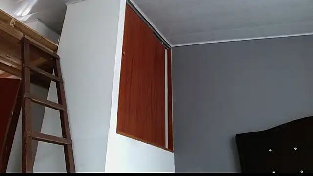 Snapshot of Emilia_1995 chatting on 9, 7, 2026 Emilia 1995 online show from 9, 7, 2026