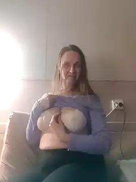 Evelina cute online show from 6, 1, 2025