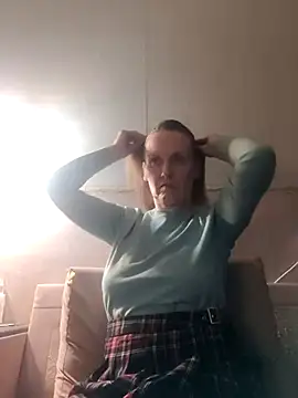 Evelina cute online show from 10, 1, 2025