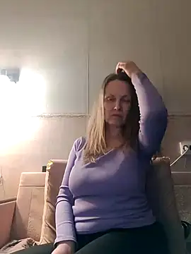 Evelina cute online show from 2, 2, 2025