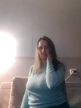 Evelina cute online show from 18, 2, 2025