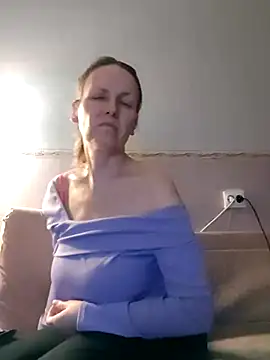 Evelina cute online show from 5, 3, 2025