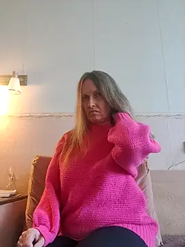 Evelina cute online show from 3, 10, 2025