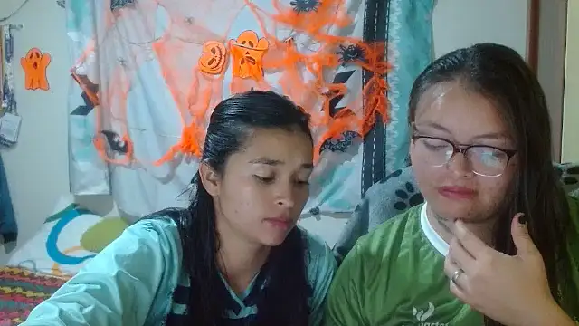 Snapshot of clayre_and_jill chatting on 4, 11, 2025 clayre and jill online show from 4, 11, 2025