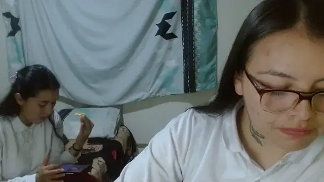 Snapshot of clayre_and_jill chatting on 5, 2, 2026 clayre and jill online show from 5, 2, 2026