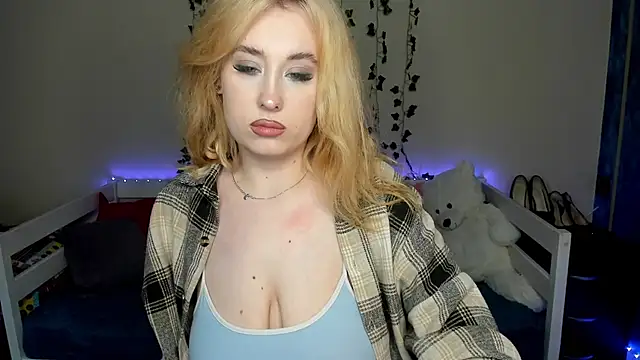 Emily Gin online show from 28, 10, 2025