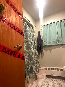 Lilsmokeshow017 online show from 28, 9, 2025