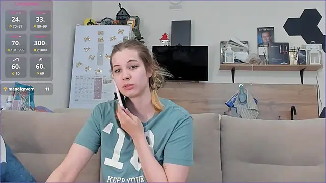 Snapshot of Girl_alone_home chatting on 27, 4, 2026 Girl alone home online show from 27, 4, 2026