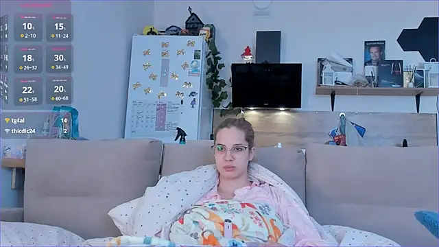 Snapshot of Girl_alone_home chatting on 9, 5, 2026 Girl alone home online show from 9, 5, 2026