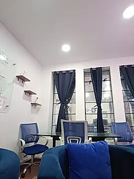 karlamorris  online show from 15, 11, 2025