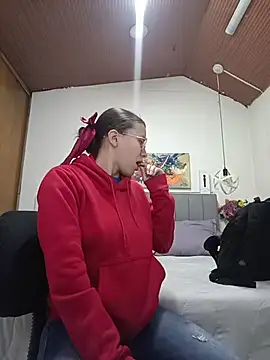 karlamorris  online show from 4, 12, 2025