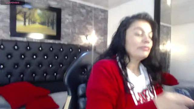 Snapshot of Lust_Mom41 chatting on 4, 12, 2024 Lust Mom41 online show from 4, 12, 2024