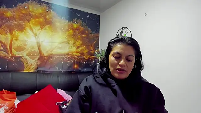 Snapshot of Lust_Mom41 chatting on 31, 12, 2024 Lust Mom41 online show from 31, 12, 2024