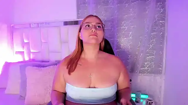 Snapshot of LeahxBarker chatting on 25, 4, 2026 LeahxBarker online show from 25, 4, 2026