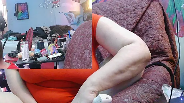 Snapshot of juscjen chatting on 2, 4, 2026 juscjen online show from 2, 4, 2026